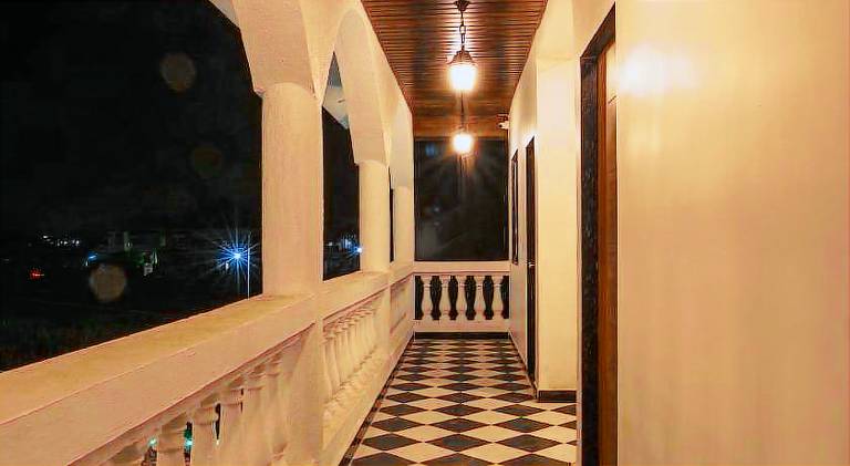 Sapphire Mansion — photo 4