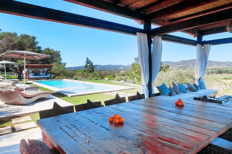 Tranquil 4 Bedroom Villa in Ibiza s Heart 1016