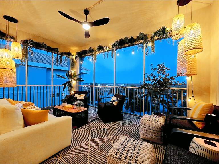 Condo with pool — photo 2