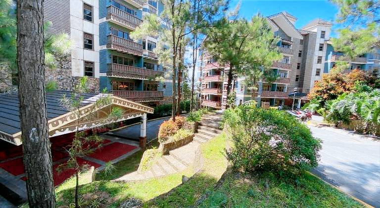 Beautiful serviced apartment with garden & terrace | Dogs allowed in Tagaytay