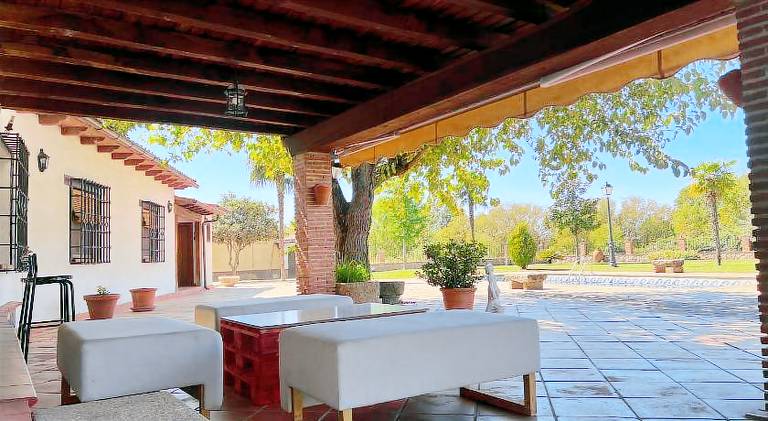 Villa with private pool, garden & hot tub — photo 5
