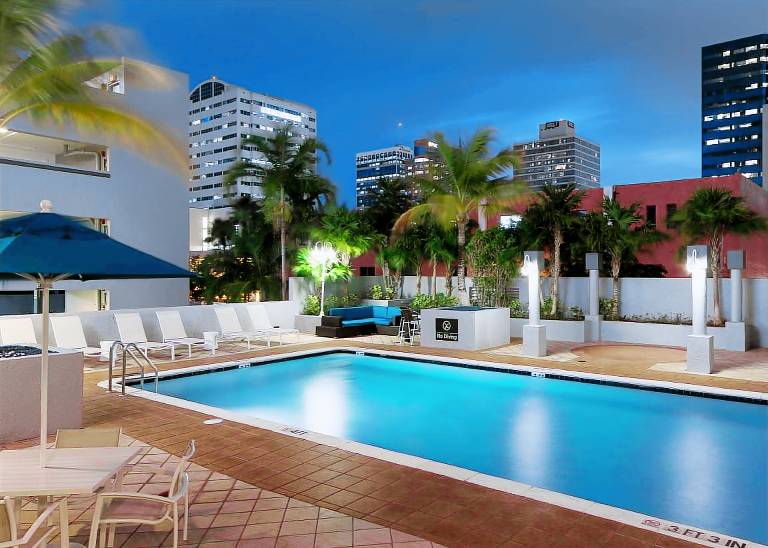 Hampton Inn Ft. Lauderdale/Downtown Las Olas Area — photo 2