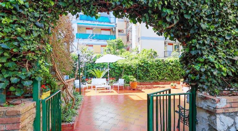 Pleasant holiday apartment with garden & pool | Pets are welcome in Sorrento
