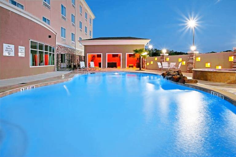Holiday Inn Express Hotel & Suites Houston Space Center by IHG