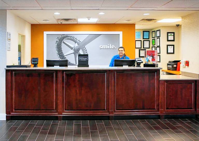 Hampton Inn & Suites Valdosta/Conference Center — photo 4