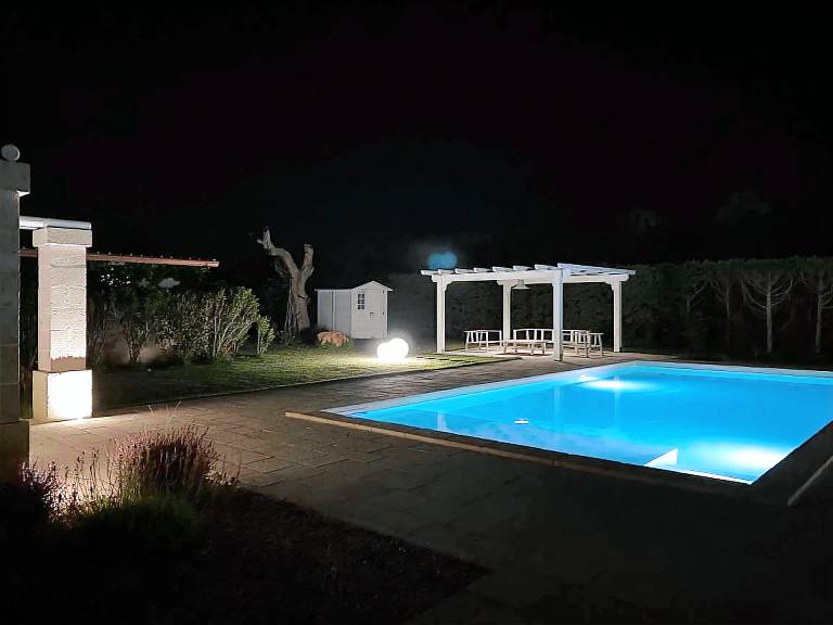 House with BBQ, yard & private pool — photo 3