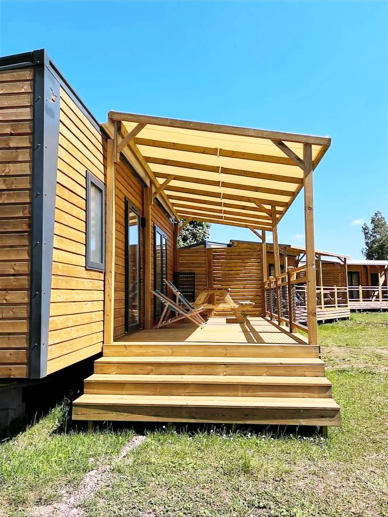 Mobile home with patio — photo 2