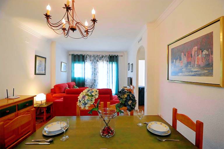 Fully equipped holiday apartment with patio & pool | Beach nearby | Dogs allowed — photo 5