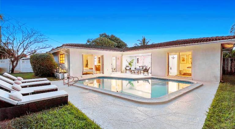 Charming Coral Ridge 2BR 2BA Near Beach plus Pool in Fort Lauderdale, FL