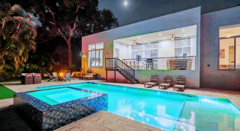 Big house | Pets allowed in Melrose