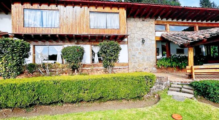 Villa with hot tub & pool in Valle de Bravo
