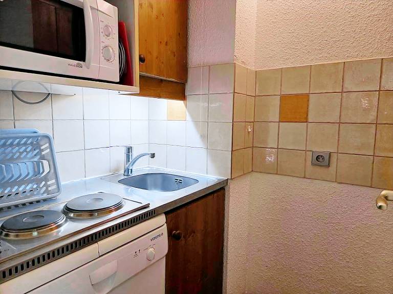 90m from shops, 3rd floor, view ski slopes/mountain, balcony, ski locker, 26m², Valmorel — photo 4