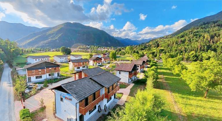 Apartment with barbecue, yard & pool | Pets allowed in Ledro