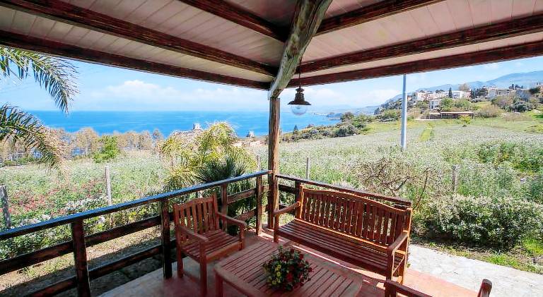 Charming villa with hot tub | Pets allowed — photo 4