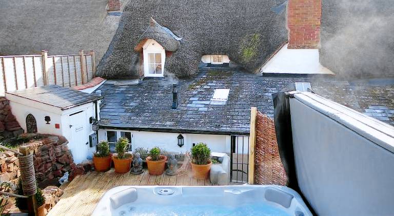 Vacation home with hot tub in Minehead