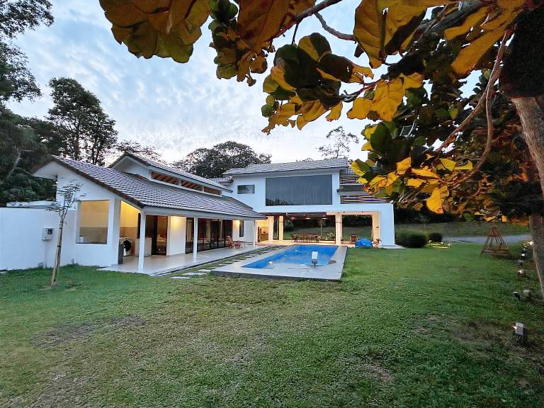 353 m² Villa
