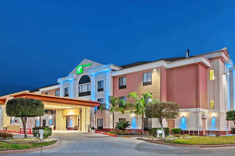 Holiday Inn Express & Suites Houston East by IHG