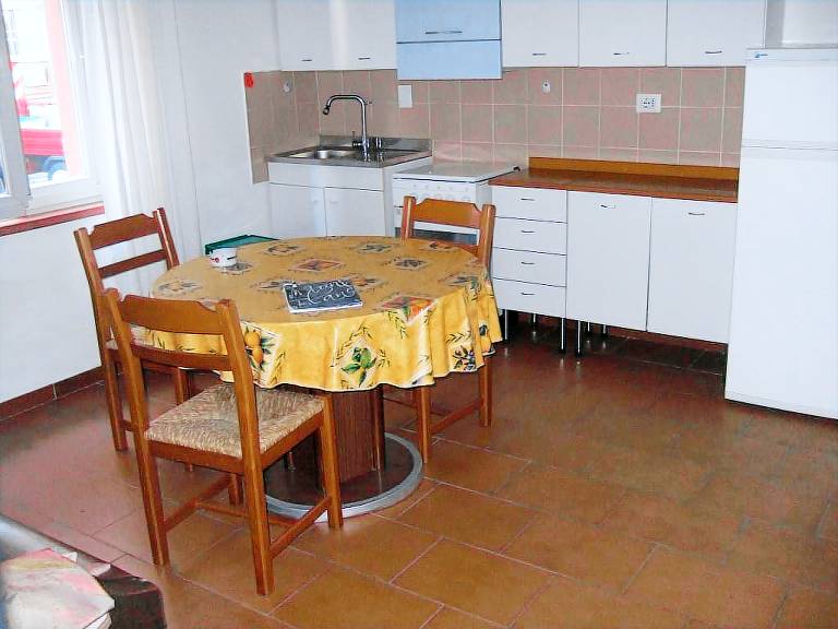 Children-friendly holiday apartment with patio & yard | Next to the beach | Dogs allowed — photo 4