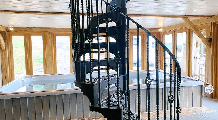 Vacation home with hot tub & pool — photo 3
