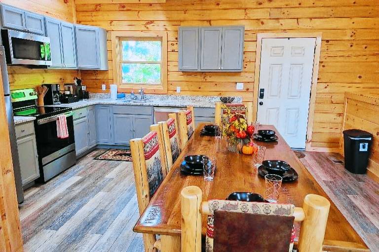 Wonderful cabin with grill & hot tub | Mountain view | Pets are welcome — photo 2