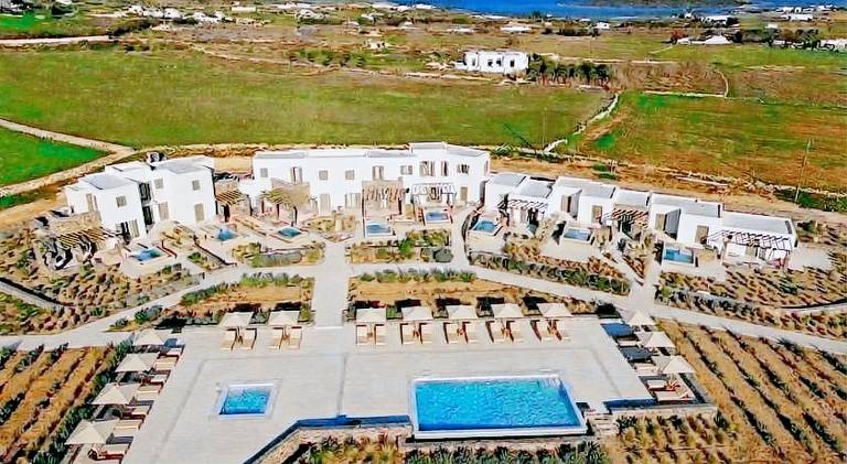 Villa with pool, terrace & garden in Paros