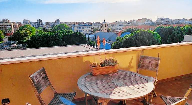 Rental apartment with terrace & BBQ in San Andrés