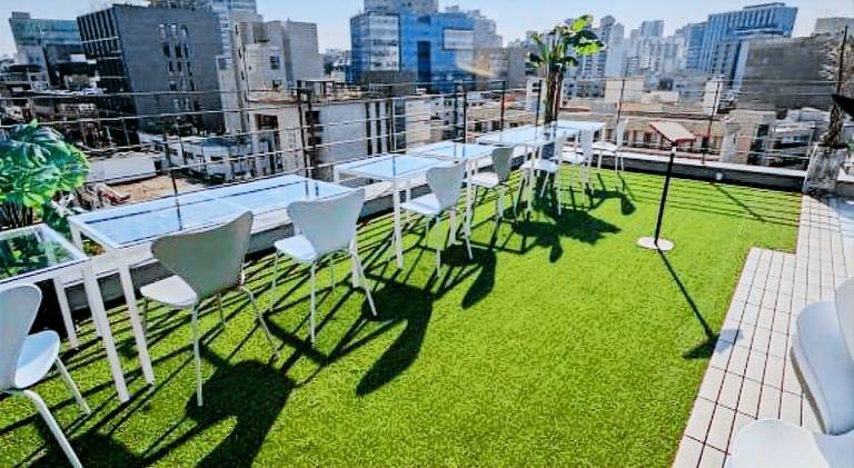 Rental apartment with terrace & yard — photo 4