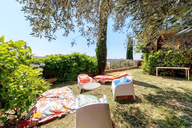 Charming village house in Opio