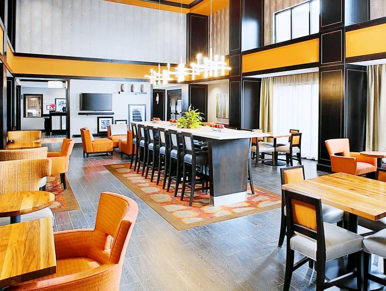 Hampton Inn & Suites Lansing West — photo 4