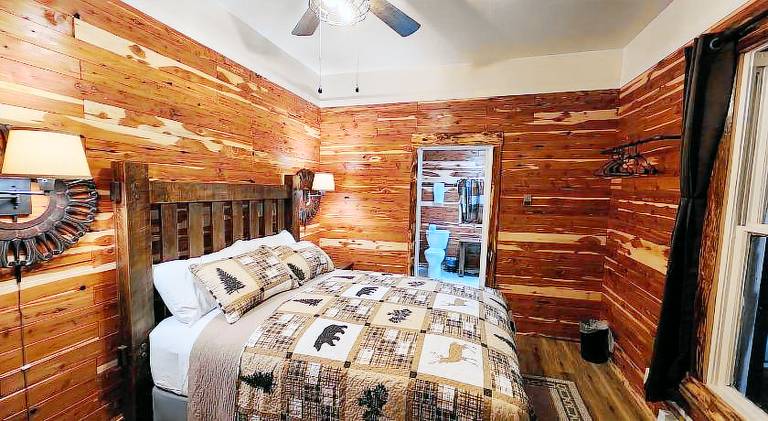 Log Cabin Inn in Eureka Springs, AR