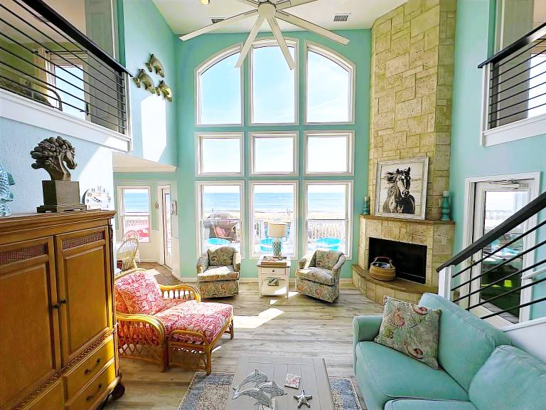 KH5205- Oceanfront, 4 BRs (2 Masters), Hot Tub & Outstanding Ocean Views! — photo 4
