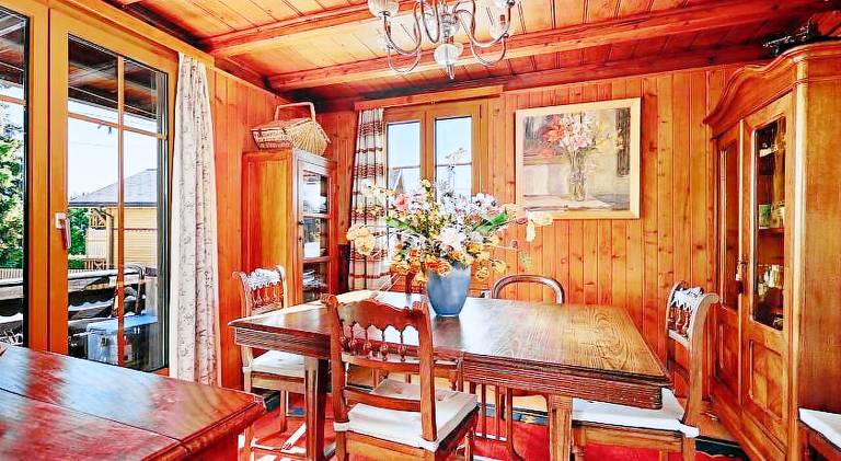 Chalet with patio — photo 3
