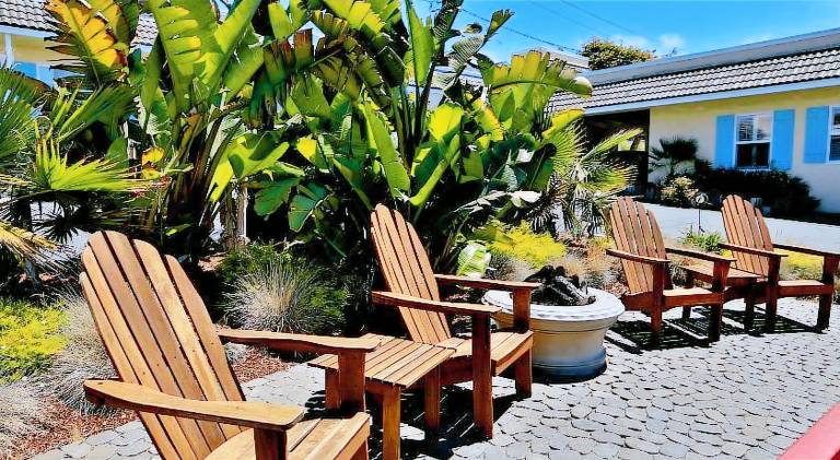Beach Bungalow Inn and Suites — photo 3