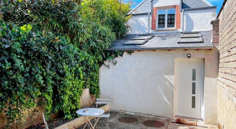 Holiday apartment with 1 room for 2 persons in Olivet