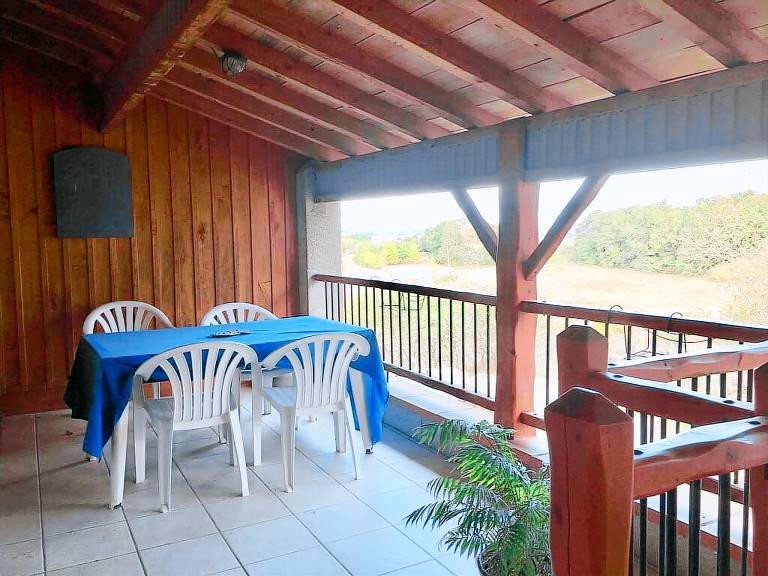 Apartment  La Salvetat-Belmontet