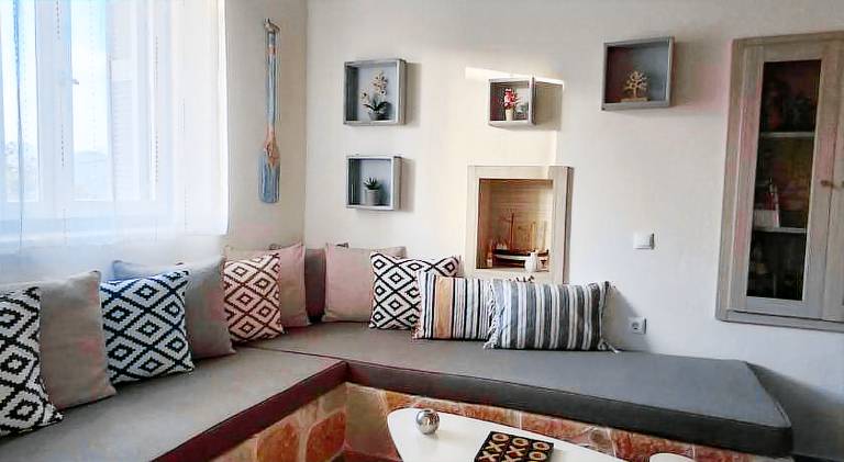 House with terrace — photo 3