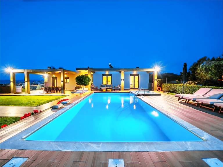 House with BBQ, patio & yard | Perfect for remote work — photo 2