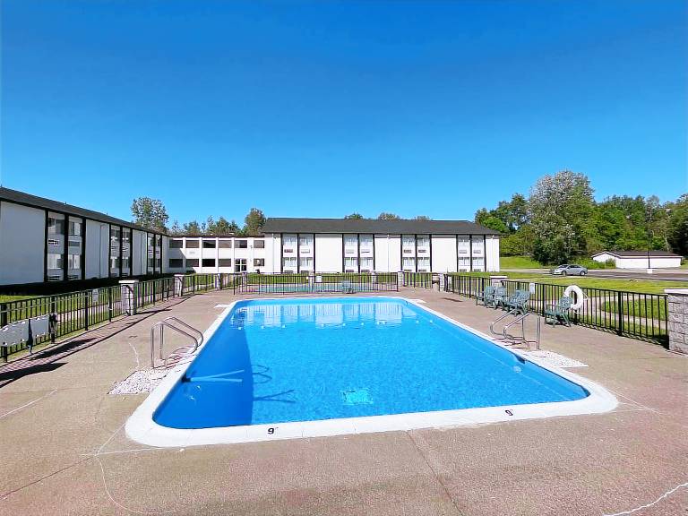 Days Inn by Wyndham Erie — photo 4