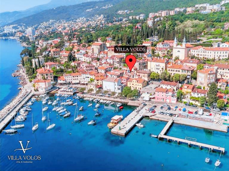 House with terrace in Opatija