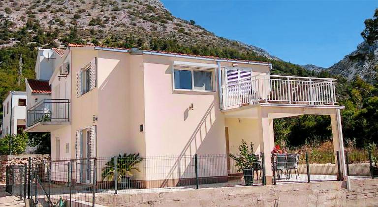 Villa with 2 rooms for 4 persons in Orebic