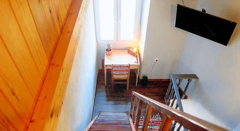 Vacation home with terrace — photo 4