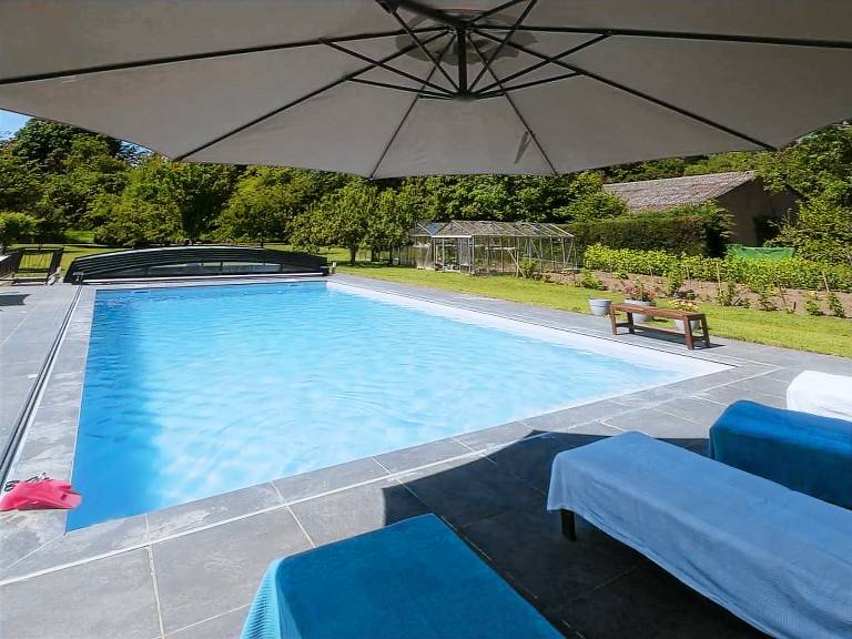 Family cottage with pool and pets allowed in Burgundy — photo 4