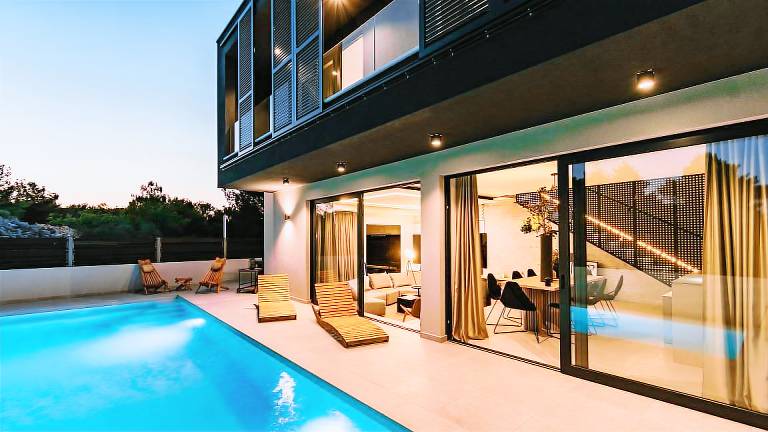 Villa with garden, private pool & sauna | Beach view — photo 2
