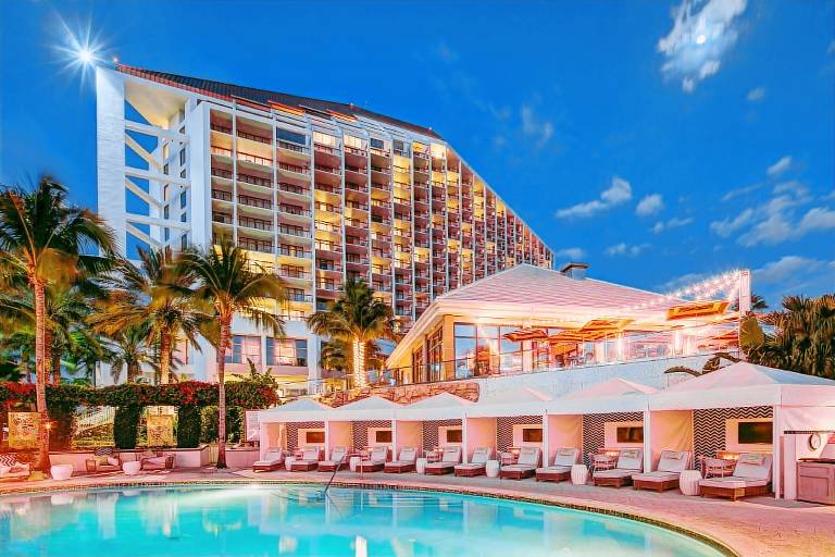 Naples Grande Beach Resort — photo 2