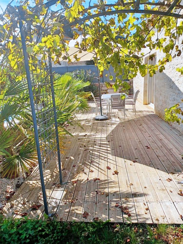 Gite with private pool, grill & patio — photo 5
