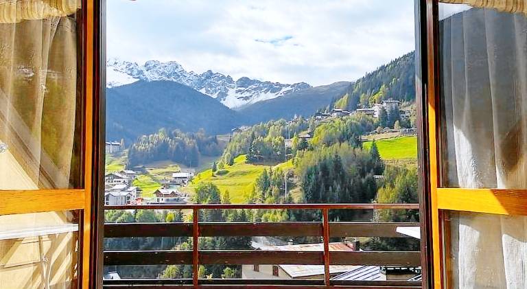 Lovely holiday apartment with terrace | Dogs allowed in Valdidentro