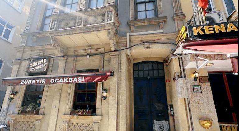 Apartment with patio | Close to Taksim Square | Perfect for remote work | Dogs allowed — photo 5
