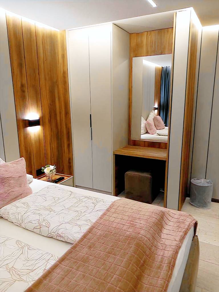 Family-friendly lovely private room with terrace | City view | Pets allowed — photo 3