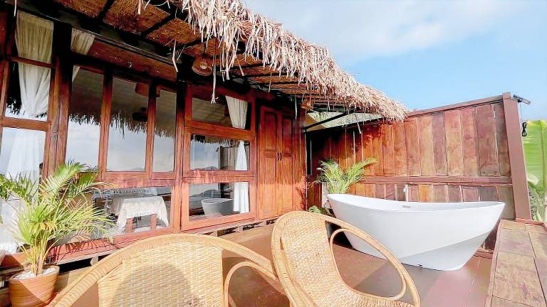 Farm with terrace, jacuzzi & yard | Dogs allowed — photo 4