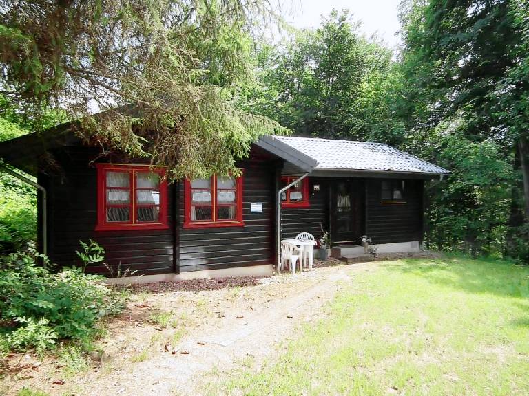 Wundersch&ouml;nes Ferienhaus am Waldrand